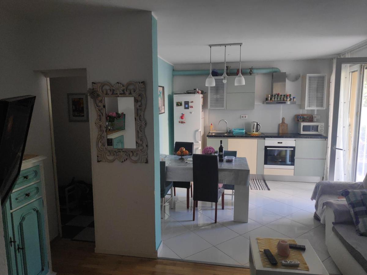 Spacious Apartment With Big Garden Near Beach สปลิท ภายนอก รูปภาพ