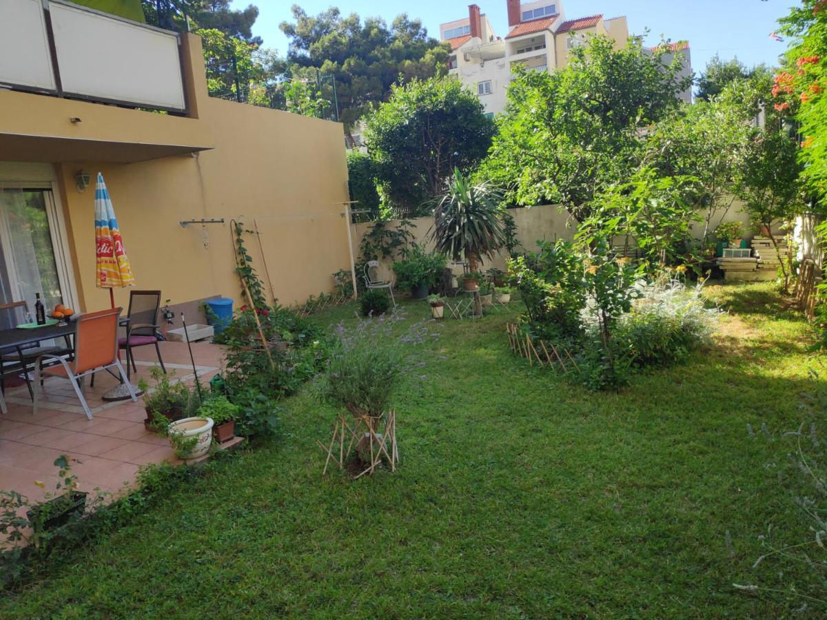 Spacious Apartment With Big Garden Near Beach สปลิท ภายนอก รูปภาพ