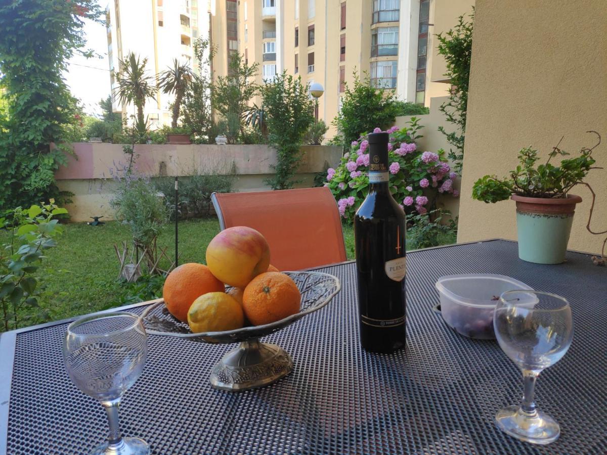 Spacious Apartment With Big Garden Near Beach สปลิท ภายนอก รูปภาพ