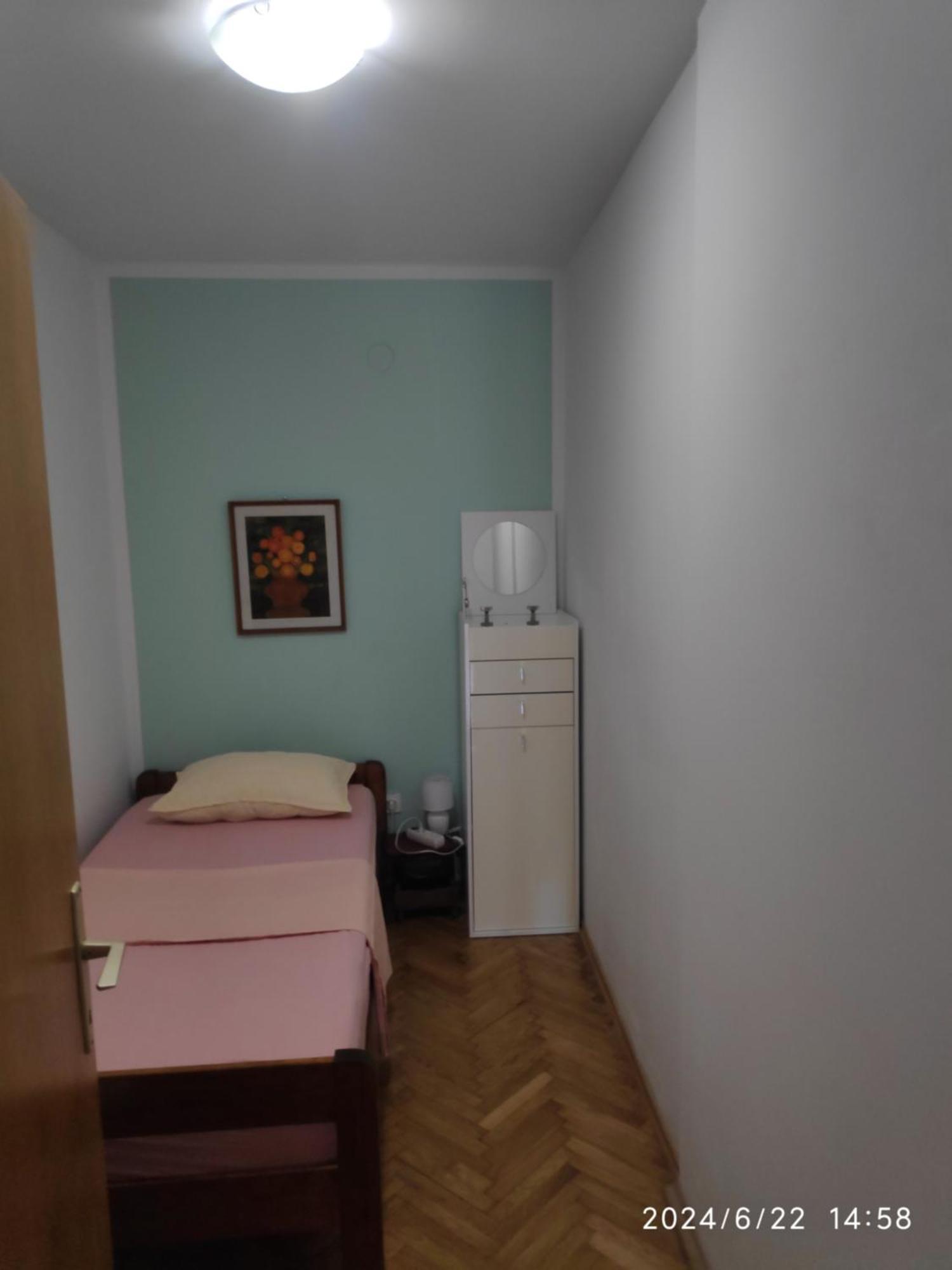 Spacious Apartment With Big Garden Near Beach สปลิท ภายนอก รูปภาพ